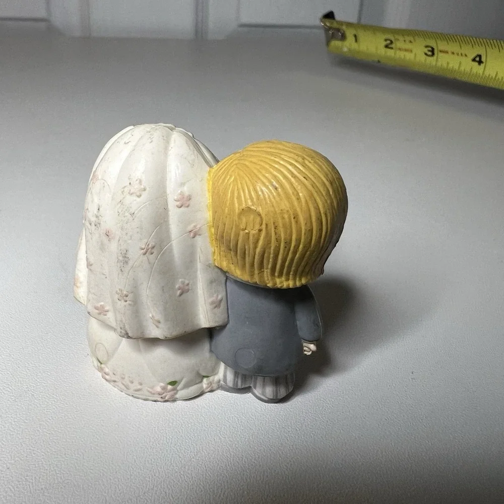 Small Wedding cake Bride and Groom‎ Topper Figurine
